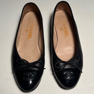 CHANEL Black Leather Ballet Flats
